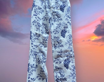 Jeans florais, jeans azuis e brancos, reformation, jeans, jeans Cynthia Toile de cintura alta, jeans retos, algodão, reciclado