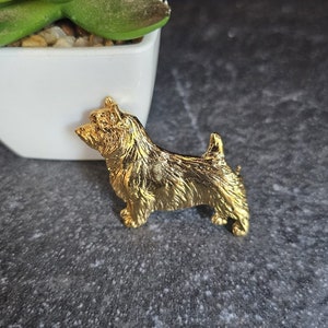 24k Yellow Gold-Plated NORWICH TERRIER BROOCH For Pet Keepsake Gifts Available With Gift Wrapping – Dog Brooch Great For Scarf Or Jacket