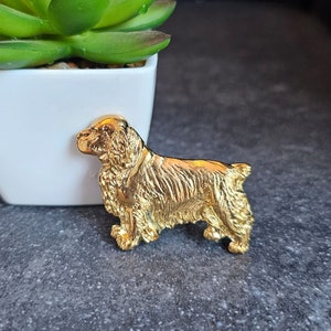 24-karaats vergulde CLUMBER SPANIEL-BROCHE – handgemaakte hondenliefhebbersieraden, tinnen speld voor jassen en sjaals, broche cadeau voor spaniëlliefhebbers