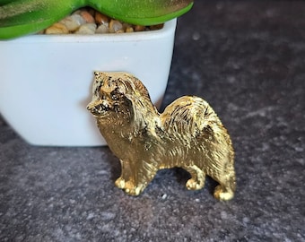 24k Yellow Gold-Plated SAMOYED DOG BROOCH Perfect Gift For Dog Lovers – Pewter Pet Brooch Great For Jacket Or Scarf