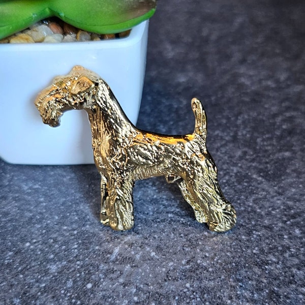 Broche Airedale Terrier en plaqué or - Cadeau exquis pour amoureux des chiens, bijoux canins détaillés