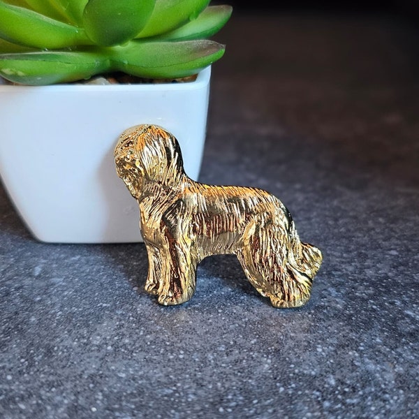Exquisite Vergoldete Briard Brosche – Realistischer Hundeliebhaber Schmuck