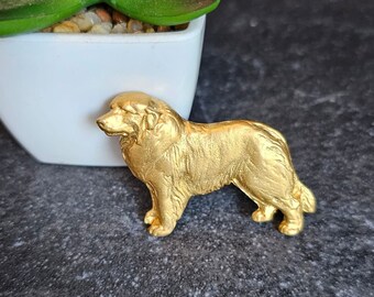 24k Yellow Gold-Plated MOUNTAIN PYRENEES BROOCH Great For Jacket Or Scarf Available With Gift Wrapping – Great Pyrinean Pet Lovers Brooch