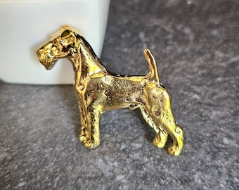 24k Yellow Gold Plated IRISH TERRIER BROOCH Dog Perfect For Any Dog Lover - Irish Terrier Gifts Pet Keepsake Brooch For Jacket Or Scarf