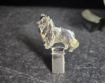 SHETLAND NUMBER HOLDER Brooch– Elegant Dog Show Clip – Gold Plated Pewter Pin – Ideal For Dog Show Exhibitors And Collectors