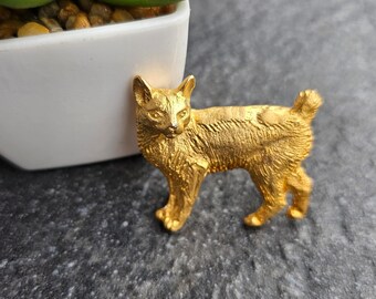 Vintage Gold Plated American Bobtail Cat Brooch - Unique and Stylish Accessory