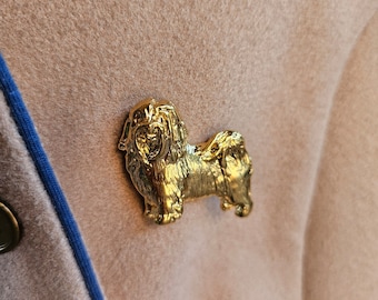 Elegant COTON De TULEAR Dog BROOCH – Gold Plated Pewter Accessory For Dog Lovers And Pet Memorial Jewelry-Pin For Jacket And Scarf