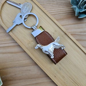 PORTACHIAVI di razze di cani SETTER IRLANDESI Regalo per proprietari o appassionati di Setter irlandesi – Portachiavi per animali domestici in peltro placcato argento in stile American Line