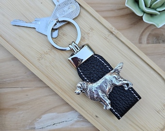 GOLDEN RETRIEVER KEYCHAIN - Silver-Plated Pewter Dog Breed Keyring – Gift For Dog Lovers – Pet Memorial Keepsake – Gift Wrapping Available