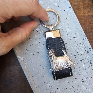 YORKSHIRE TERRIER KEYCHAIN – Silver-Plated Dog Breed Keyring - Ideal Gift For Yorkshire Owner Or Enthusiasts – Gift Wrapping Available