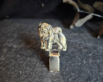 Chow CHOW Dog NUMBER HOLDER Brooch – Unique Dog Show Ring Clip - Ideal For Exhibitors, Perfect Gift For Dog Show Lovers
