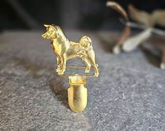 AKITA DOG Show CLIP Number Holder Brooch Gold Plated Pewter Pin for Akita Lovers, Exhibitors, and Pet Memorial Jewelry Gift