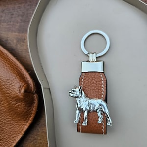 American STAFFORDSHIRE TERRIER KEYCHAINIn 2 Finishes – Silver Plated Pewter Key Accessory – Dog Breed Keyring With Fax Leather Strap