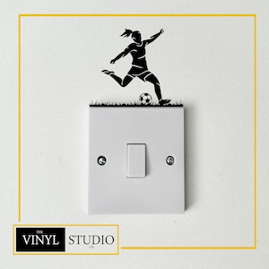 Fußballspieler Lichtschalter Aufkleber | Jugendzimmer Vinyl Wand Kunst | Matte Oberfläche | Verschiedene Farben Bild 3