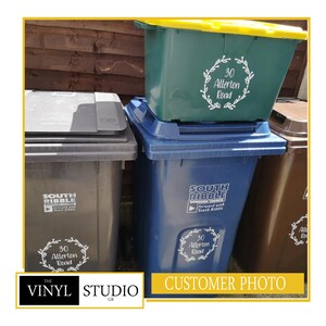 Adesivi personalizzati per bidoni della spazzatura / Vari colori / Varie dimensioni / Facili da applicare e rimuovere / Resistenti alle intemperie / Vinile di qualità professionale immagine 6