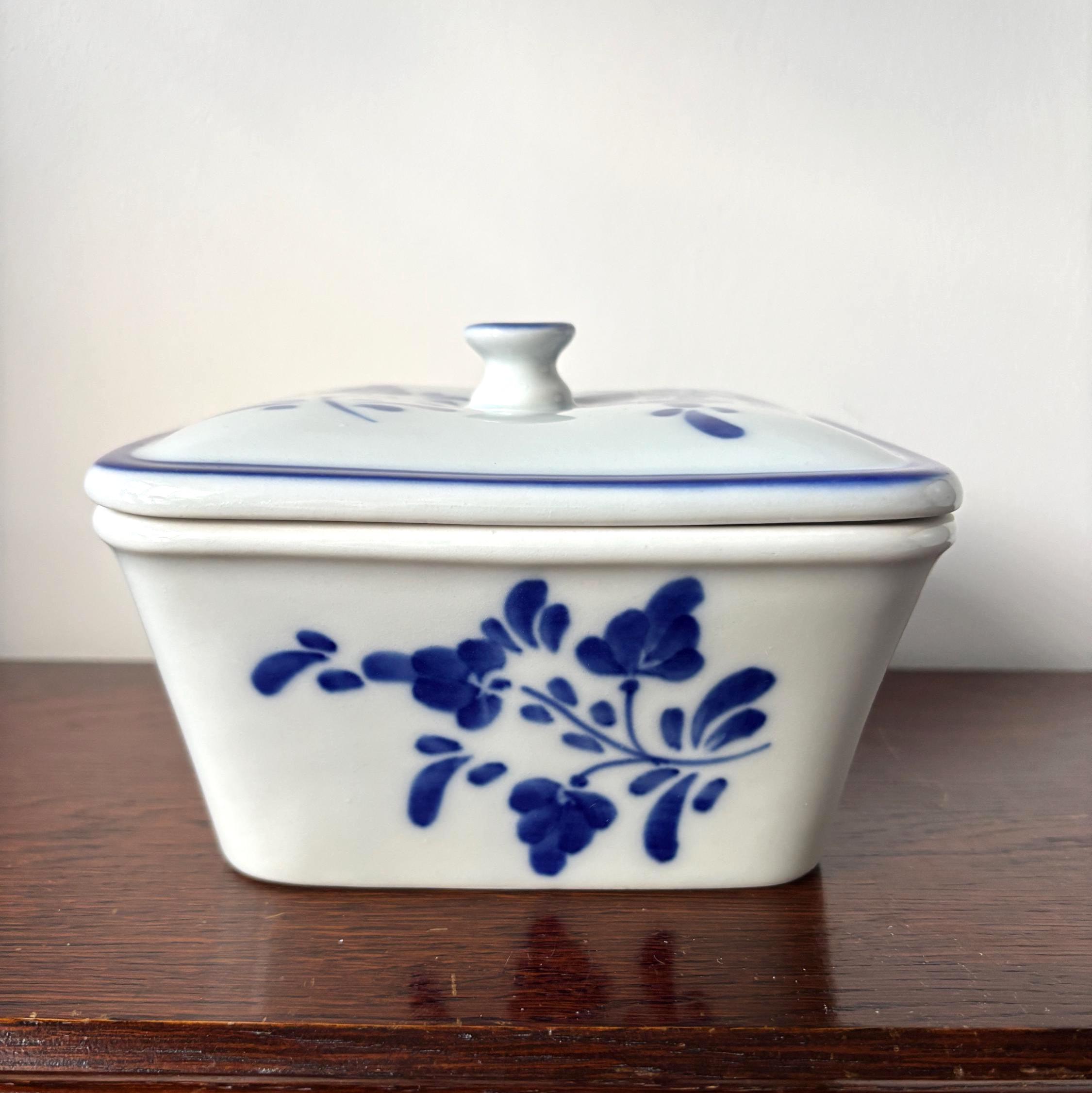 Vintage Portuguese Viana do Castelo Hand Painted Blue & White Lidded Ceramic Dish