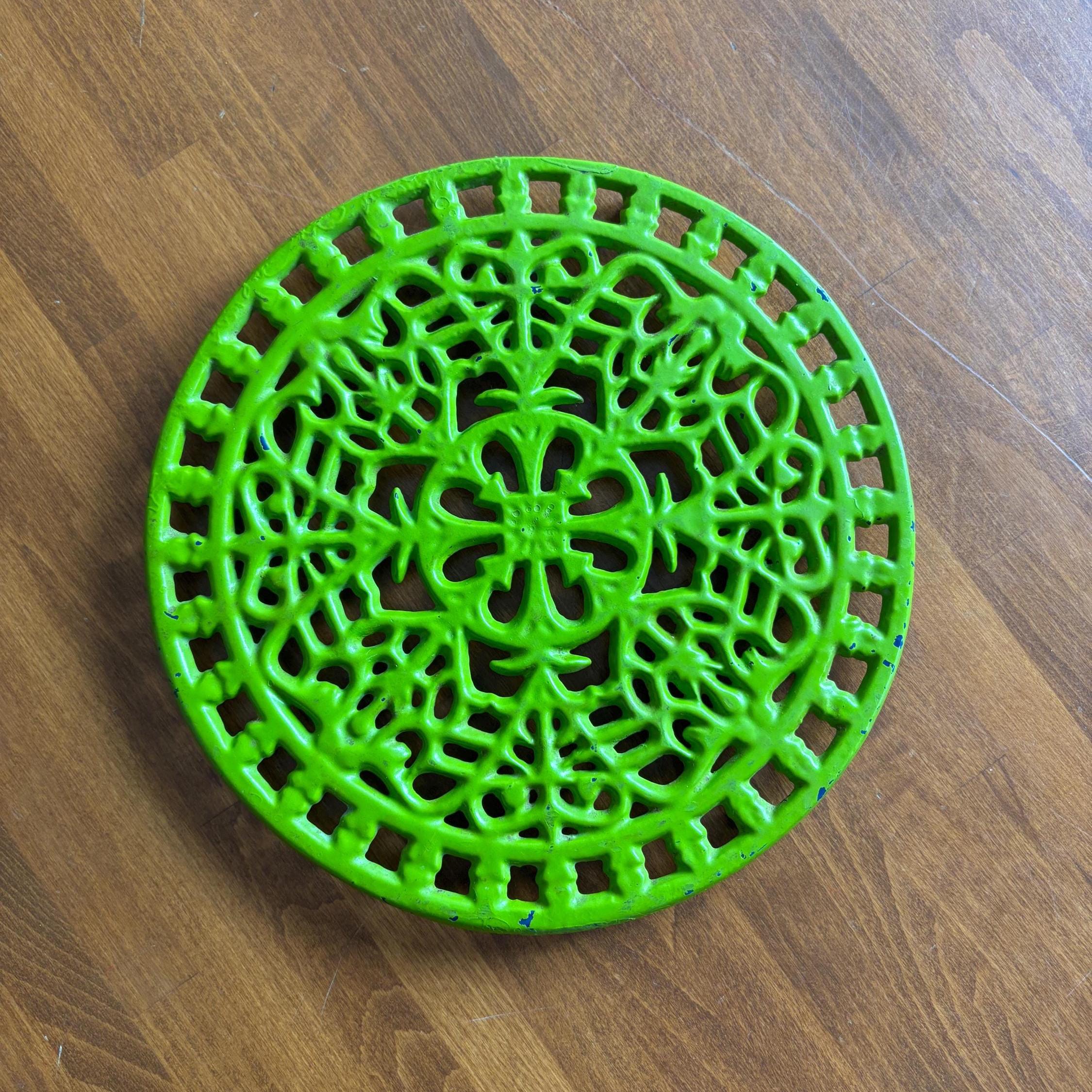 Vintage Green Cast Iron Trivet Floral Design Round Hot Pot Stand Kitchen Decor