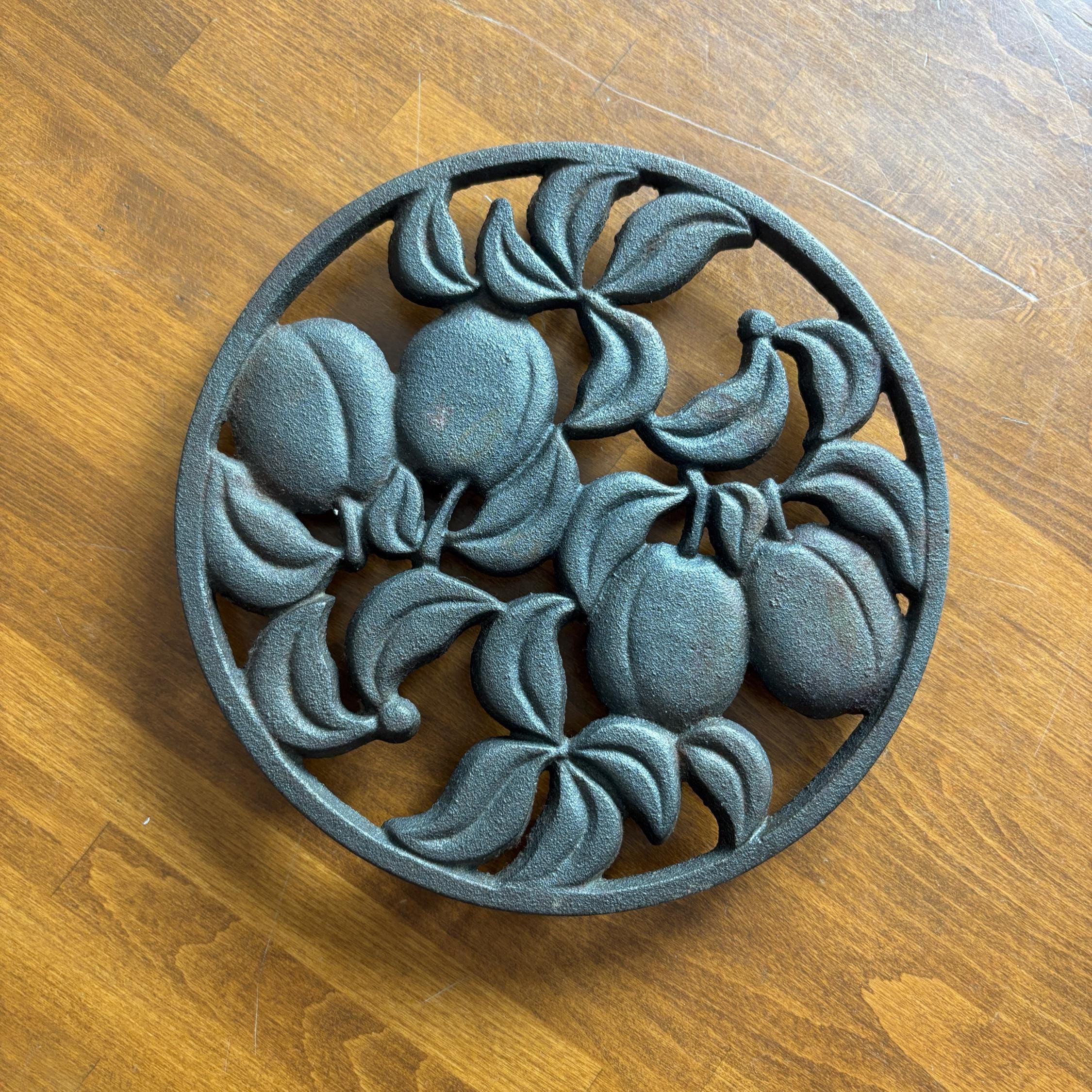 Vintage Cast Iron Fruit Trivet Round Hot Pot Stand Rustic Kitchen Decor