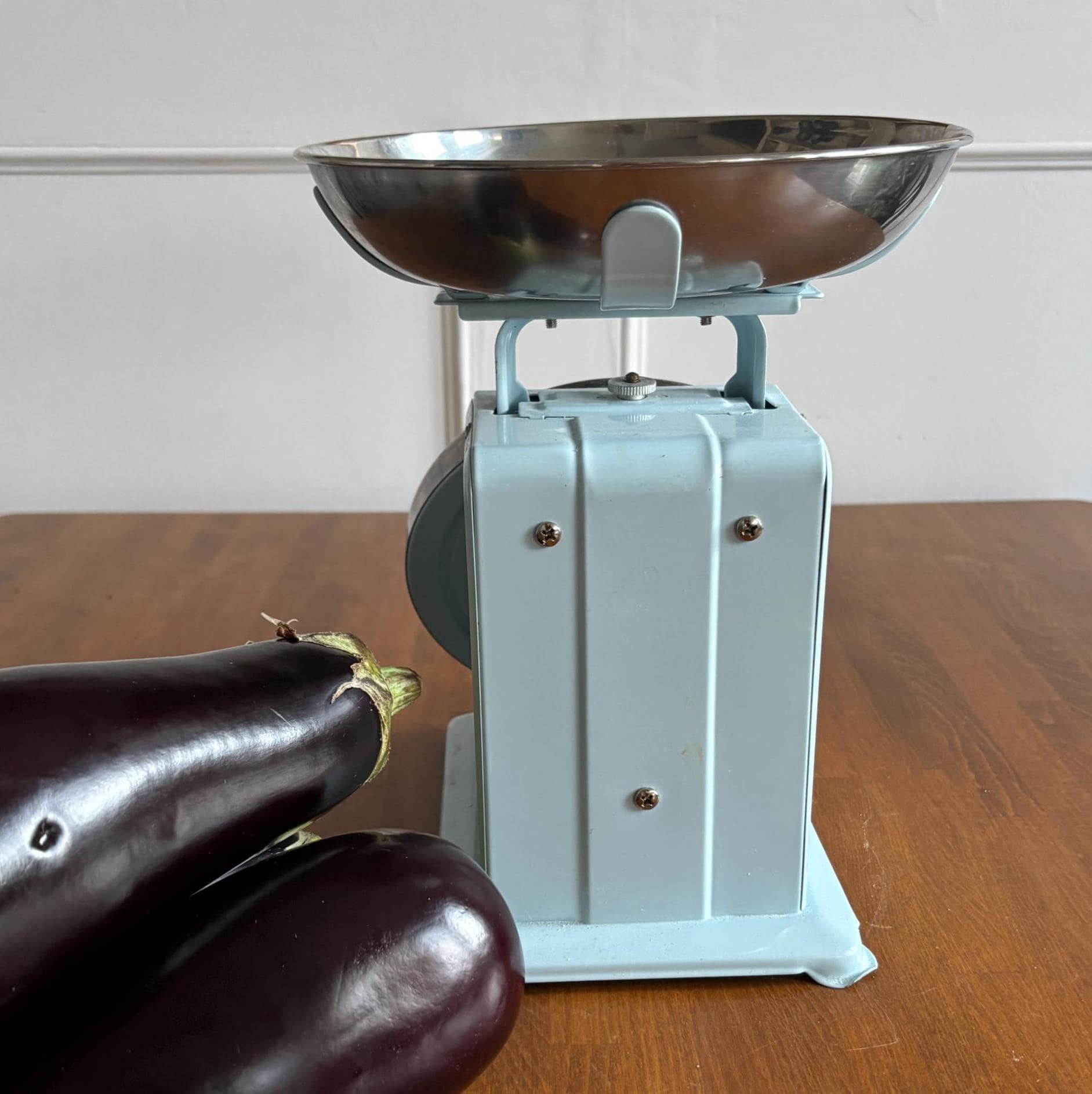 Vintage Kitchen Scales 5kg Blue Metal Scale with Stainless Steel Bowl