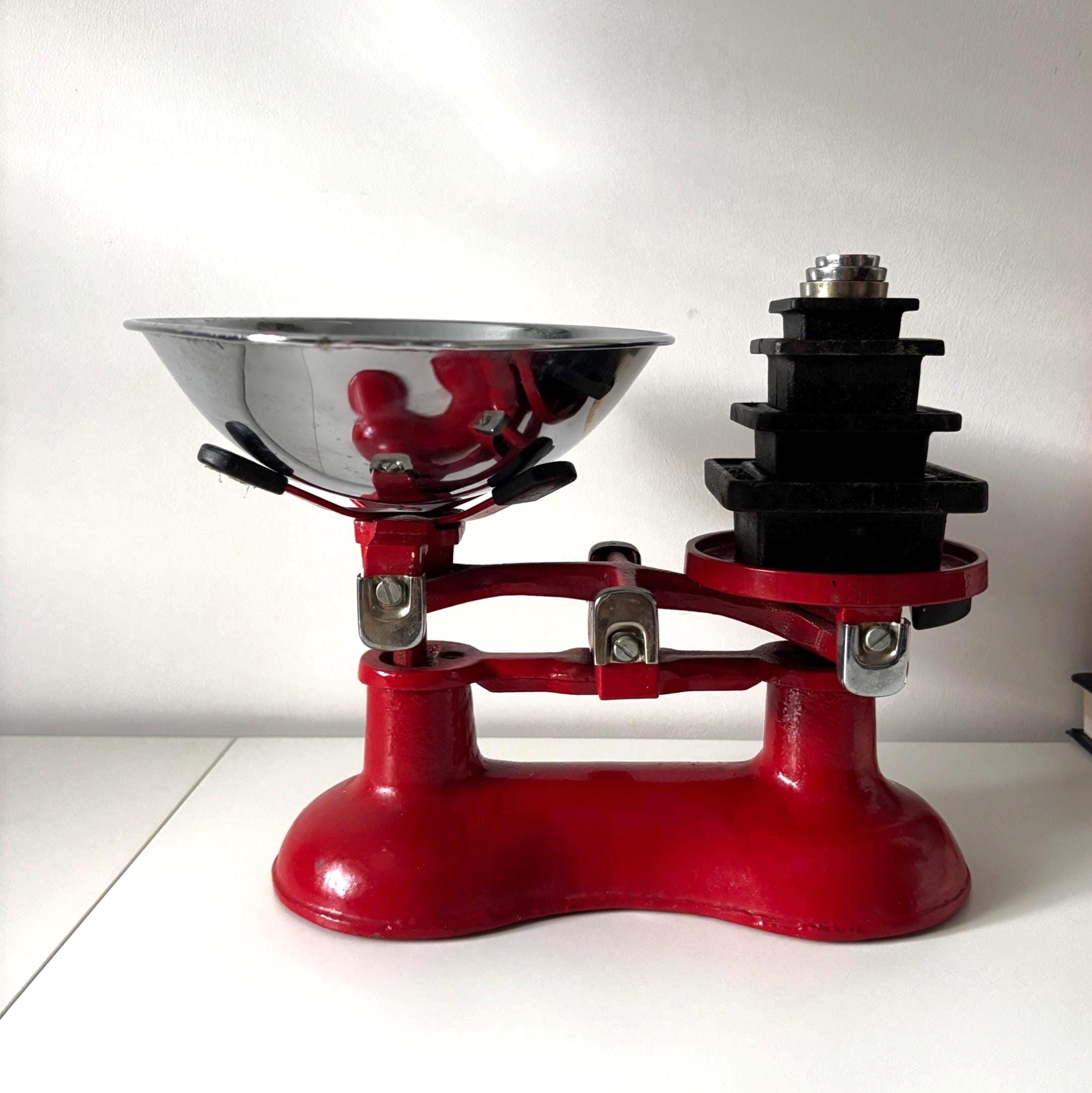 Vintage Victor Kitchen Scales Red Cast Iron Grocers Scale With Original Weight Set
