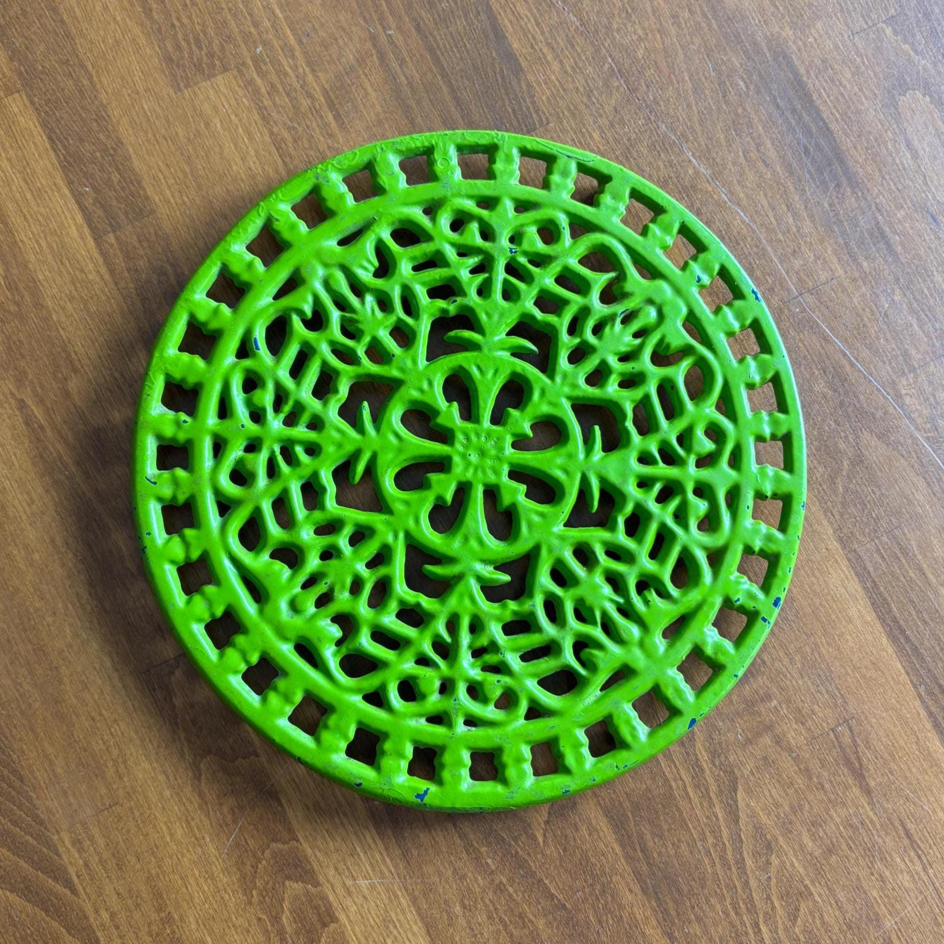 Vintage Green Cast Iron Trivet Floral Design Round Hot Pot Stand Kitchen Decor