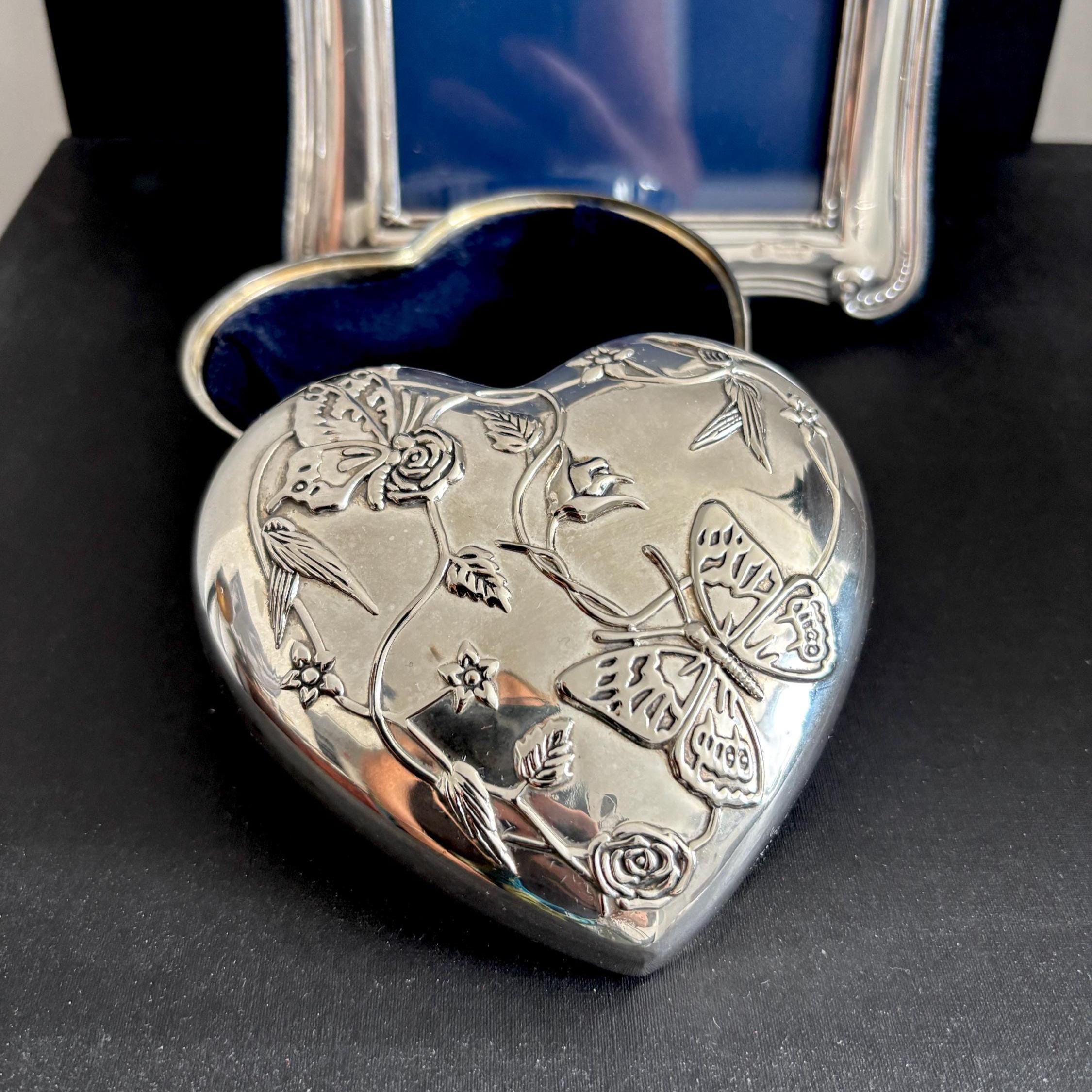 Vintage Heart Shaped Jewelry Box: Embossed Floral Design, Silver Tone Finish