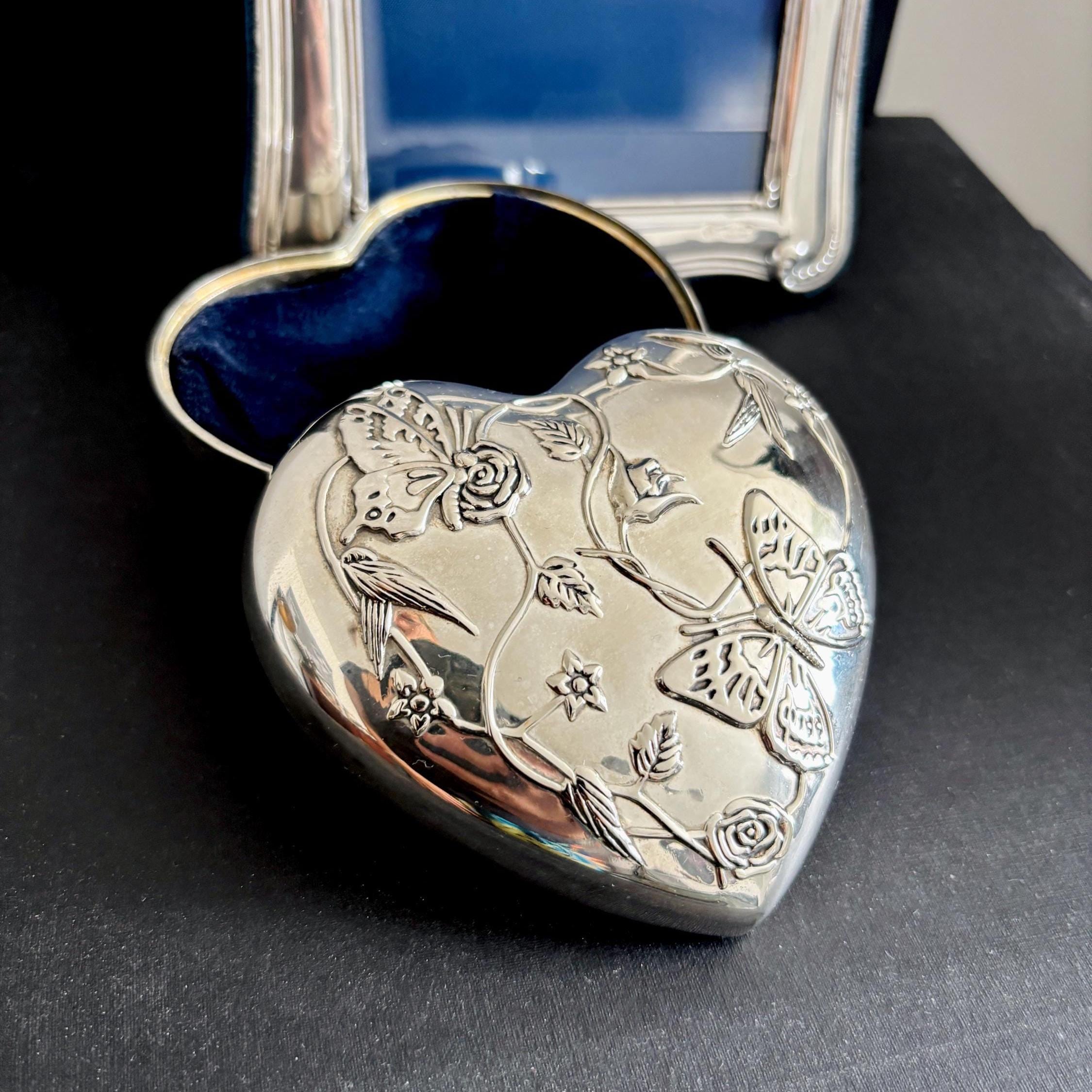 Vintage Heart Shaped Jewelry Box: Embossed Floral Design, Silver Tone Finish
