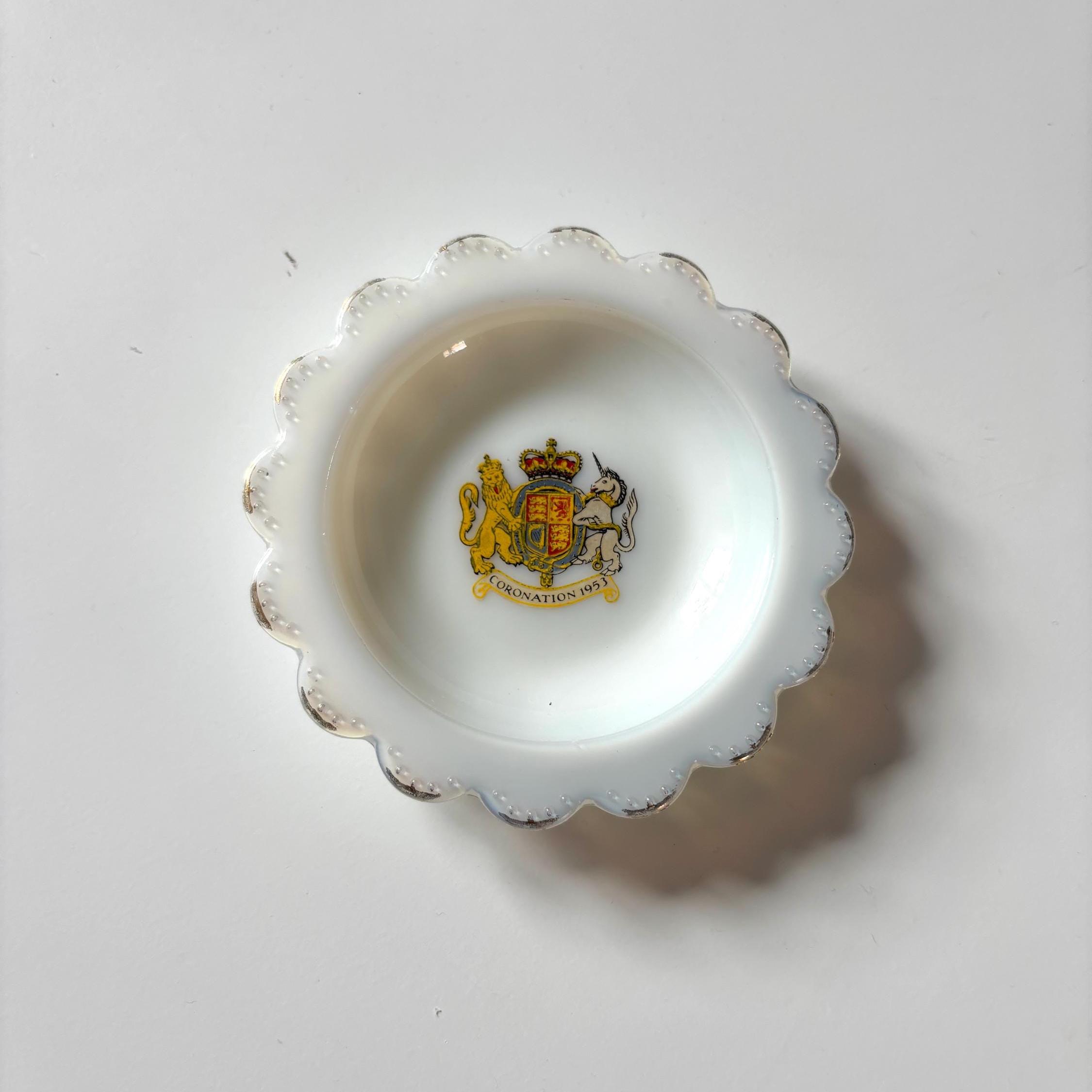 Vintage Milk Glass Pin Dish/Ashtray | Queen Elizabeth || Coronation 1953