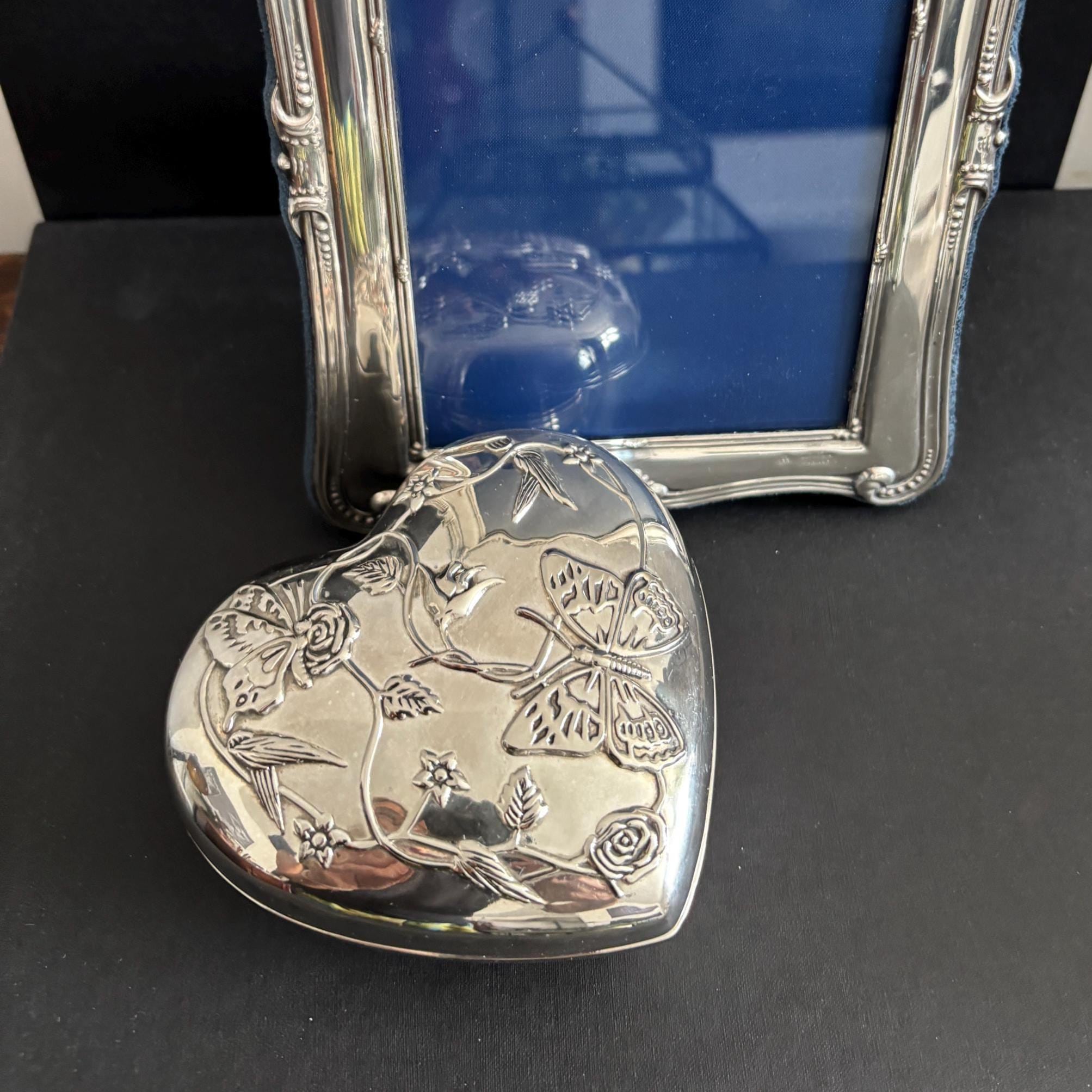 Vintage Heart Shaped Jewelry Box: Embossed Floral Design, Silver Tone Finish