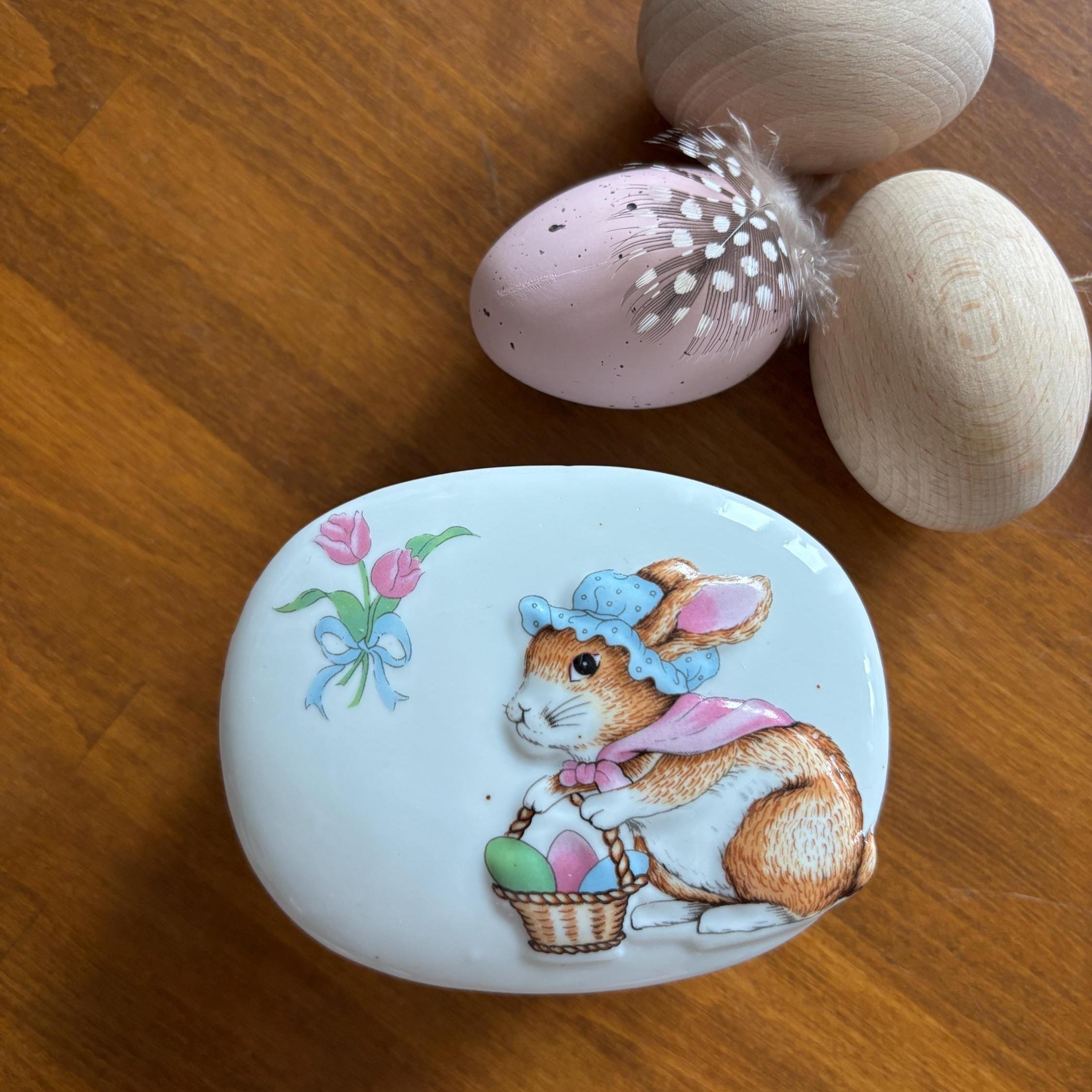 Vintage Bunny Trinket Box Easter Rabbit Ceramic Jewellery Box Seasonal Gift Spring Decor