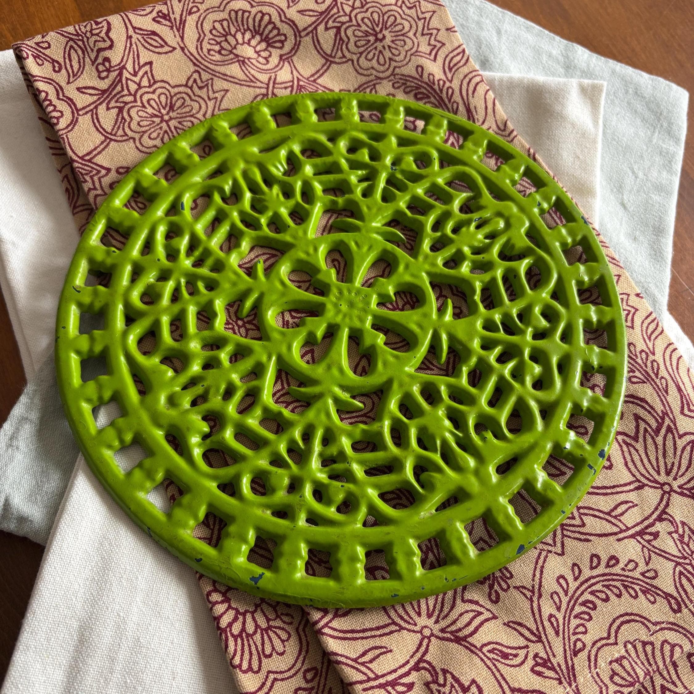 Vintage Green Cast Iron Trivet Floral Design Round Hot Pot Stand Kitchen Decor