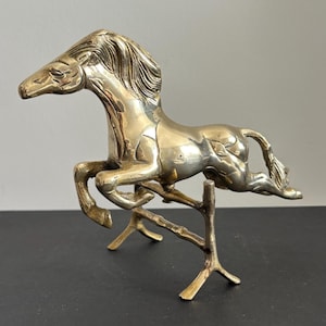 Vintage Brass Horse Figurine: Mid-Century Equestrian Sculpture