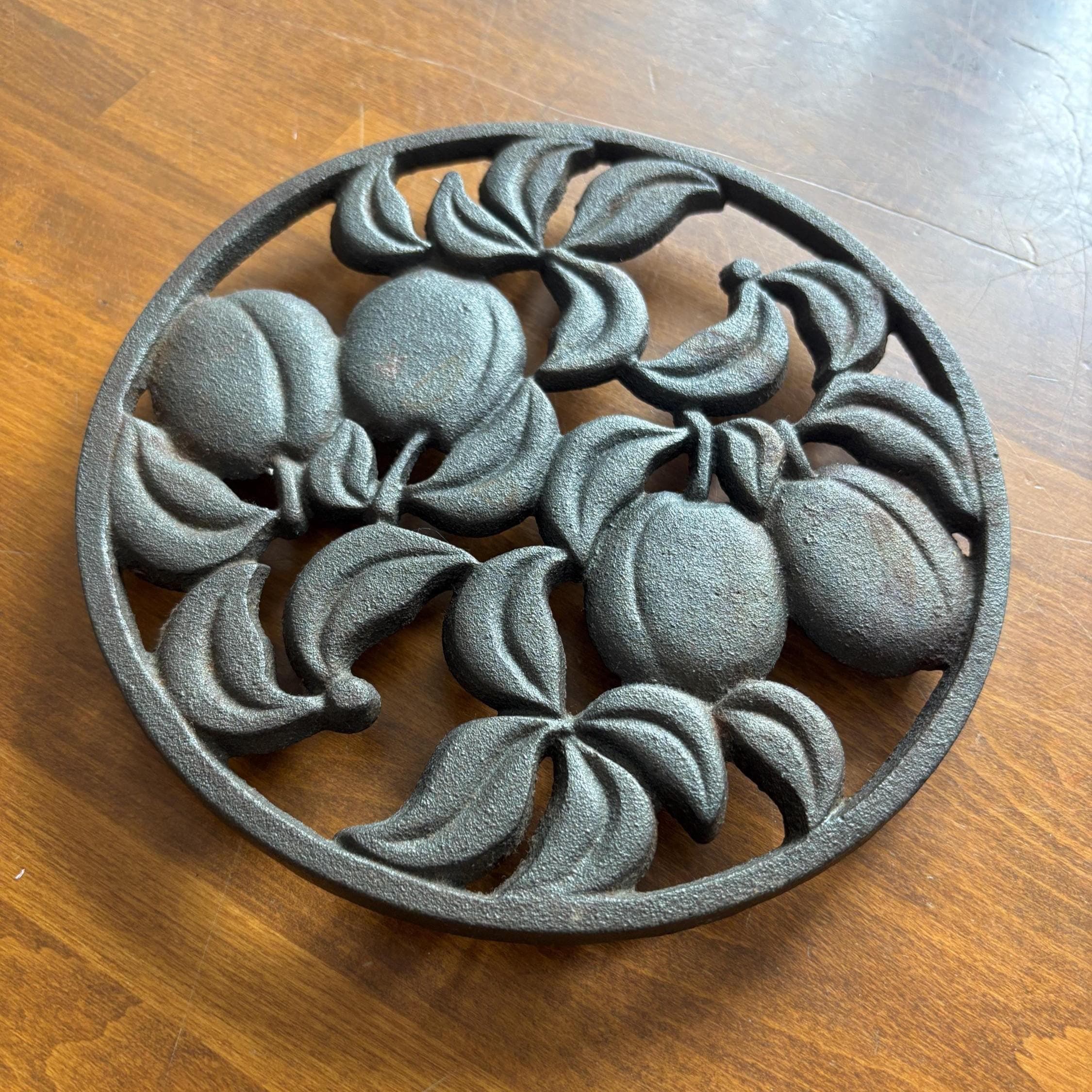 Vintage Cast Iron Fruit Trivet Round Hot Pot Stand Rustic Kitchen Decor