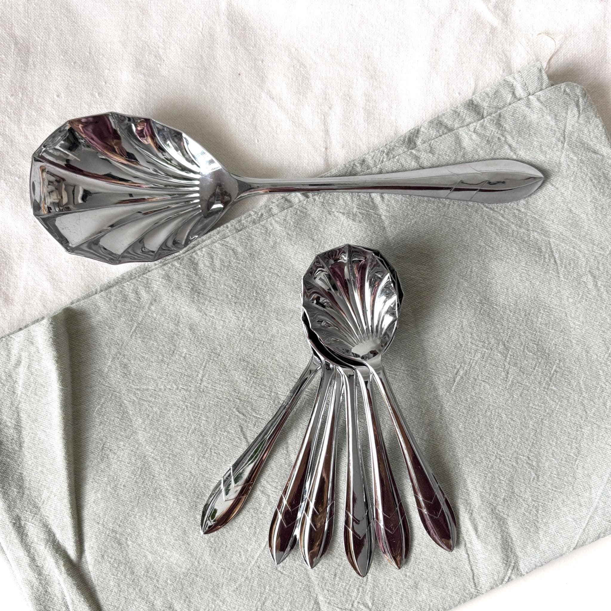 Vintage Sheffield Chrome Plated Nickel Silver Shell Spoon Set Boxed Art Deco Serving Spoons