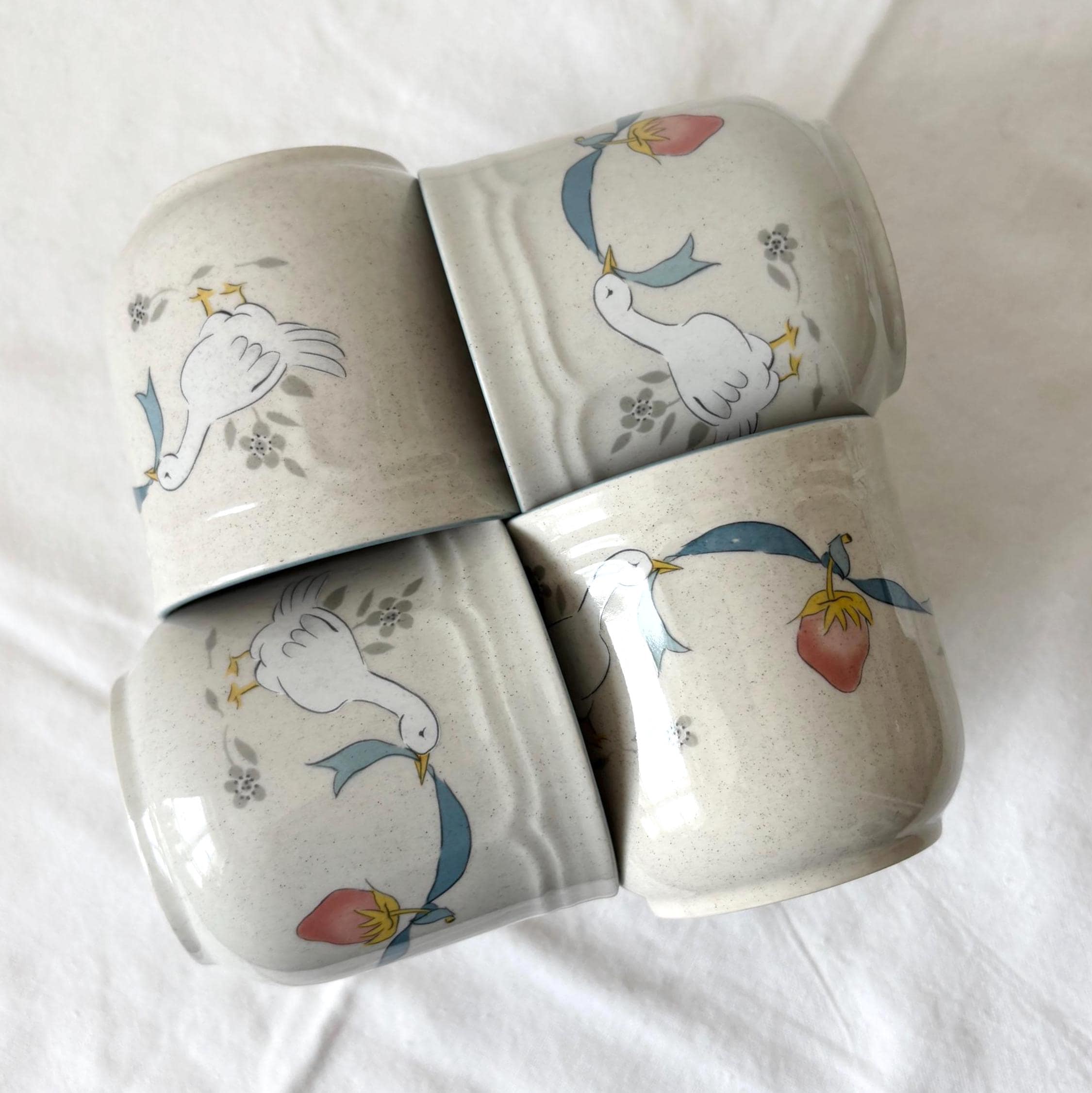 Vintage Goose Strawberry Stoneware Tea Set 4 Cups Saucers Japan Cottage Kitchen