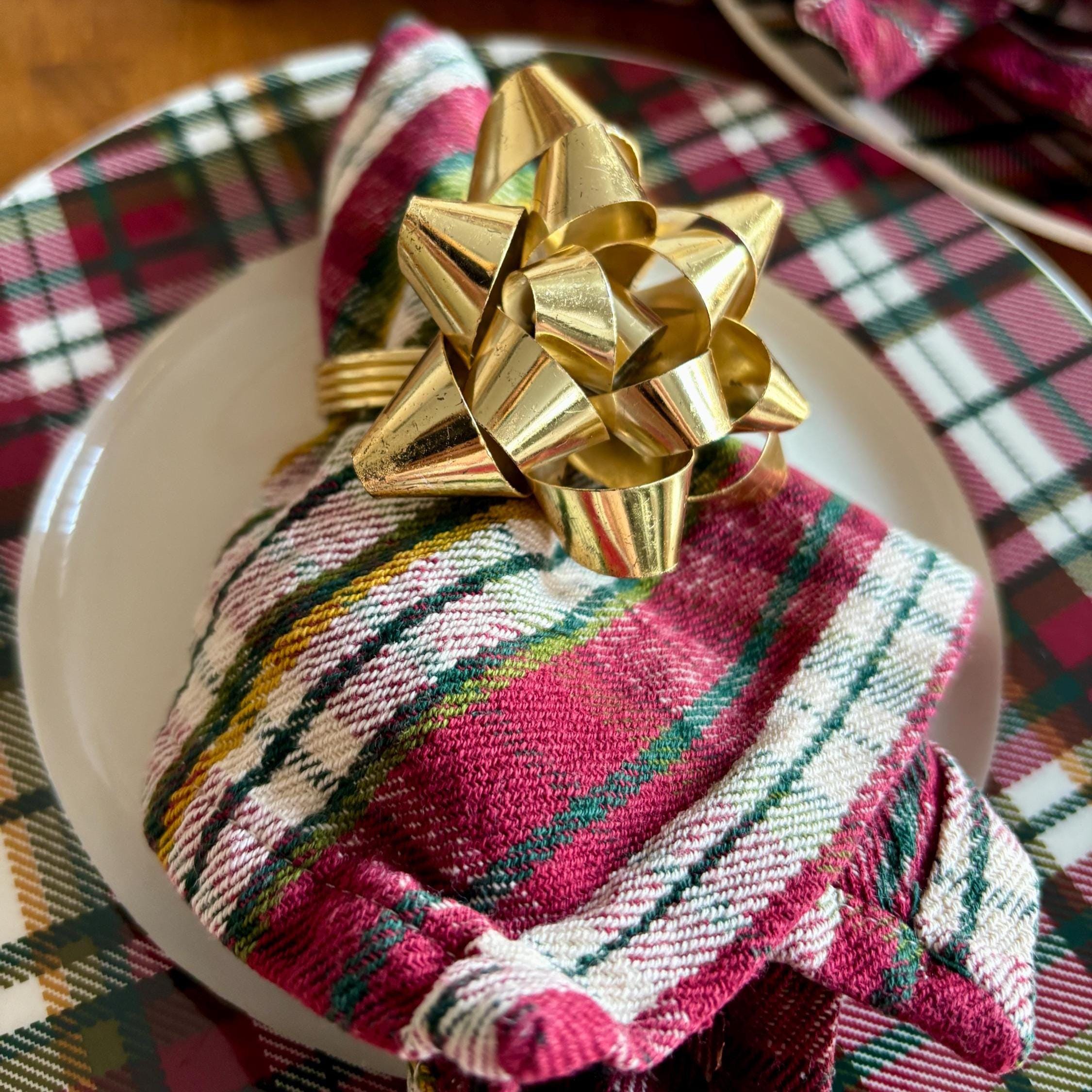 Set of 4 Vintage Gift Bow Napkin Rings | Gold Tone Glam Holiday Table Decor