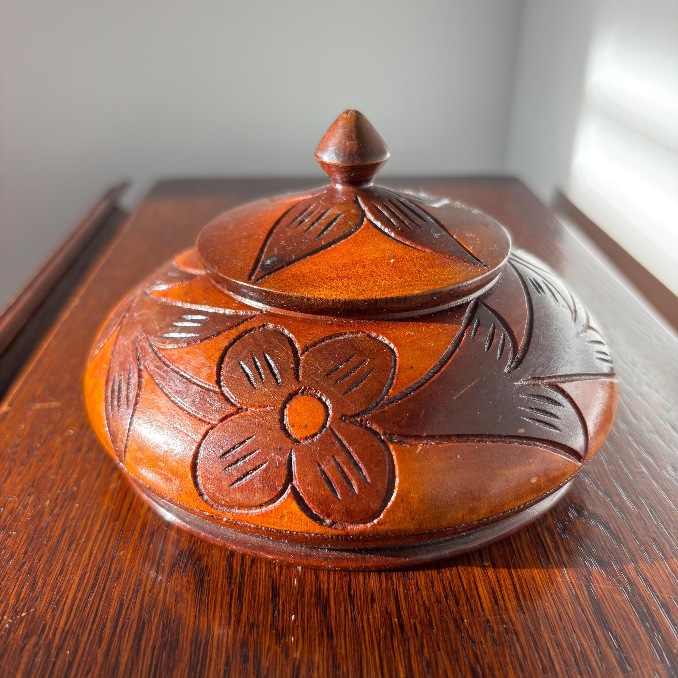 Vintage Hand-Carved Wooden Trinket Pot with Lid | Floral Folk Art | Two-Tone Hardwood