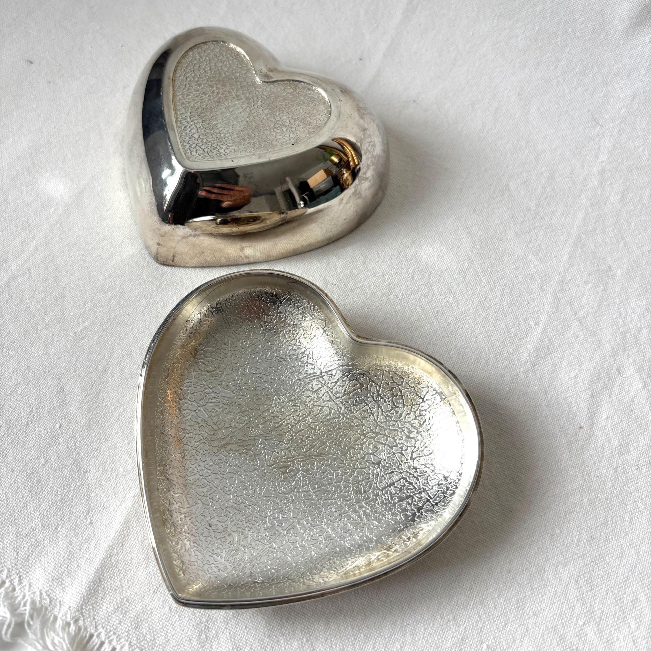 Vintage Heart Shaped Jewelry Box: Embossed Floral Design, Silver Tone Finish