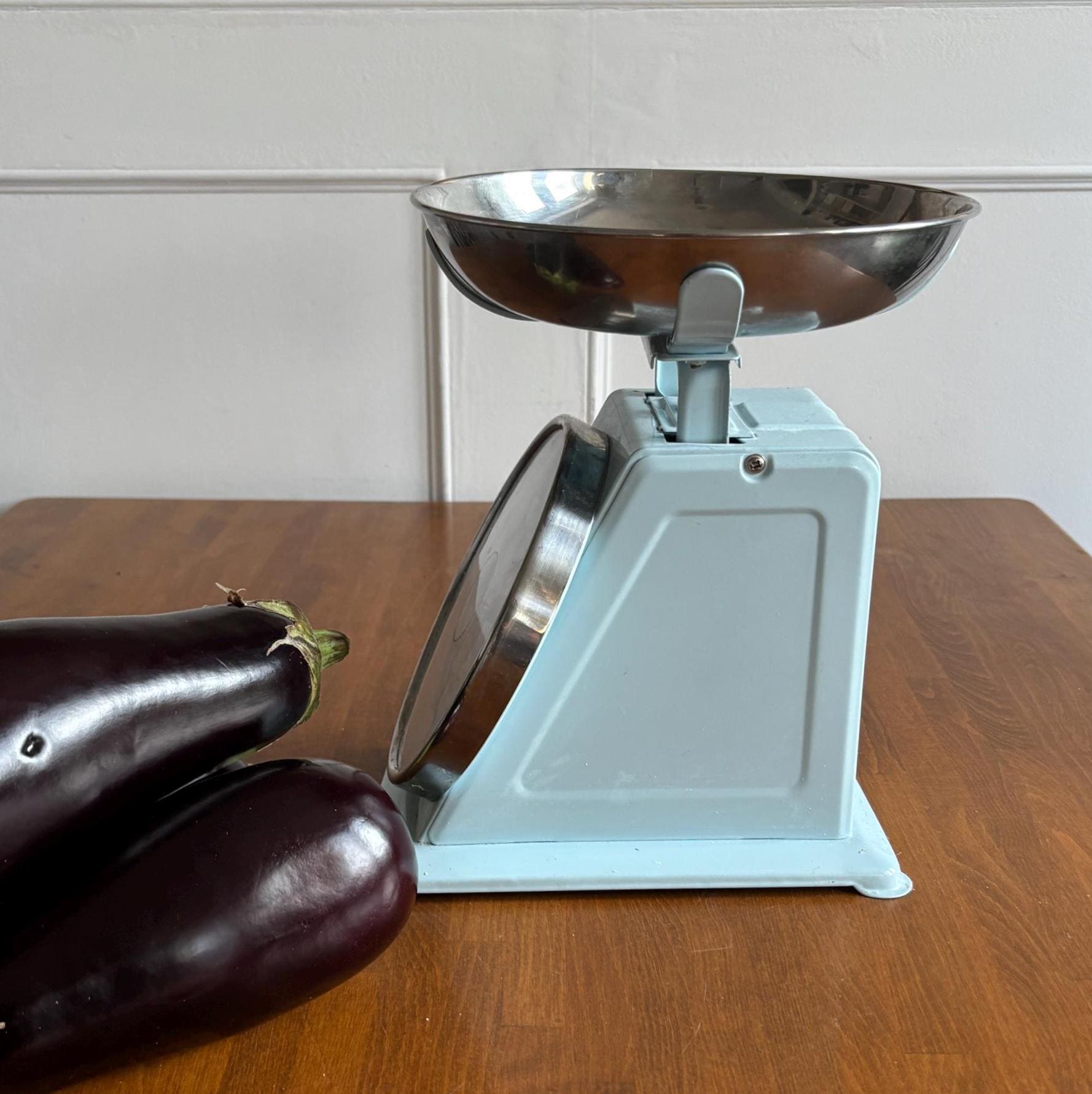Vintage Kitchen Scales 5kg Blue Metal Scale with Stainless Steel Bowl