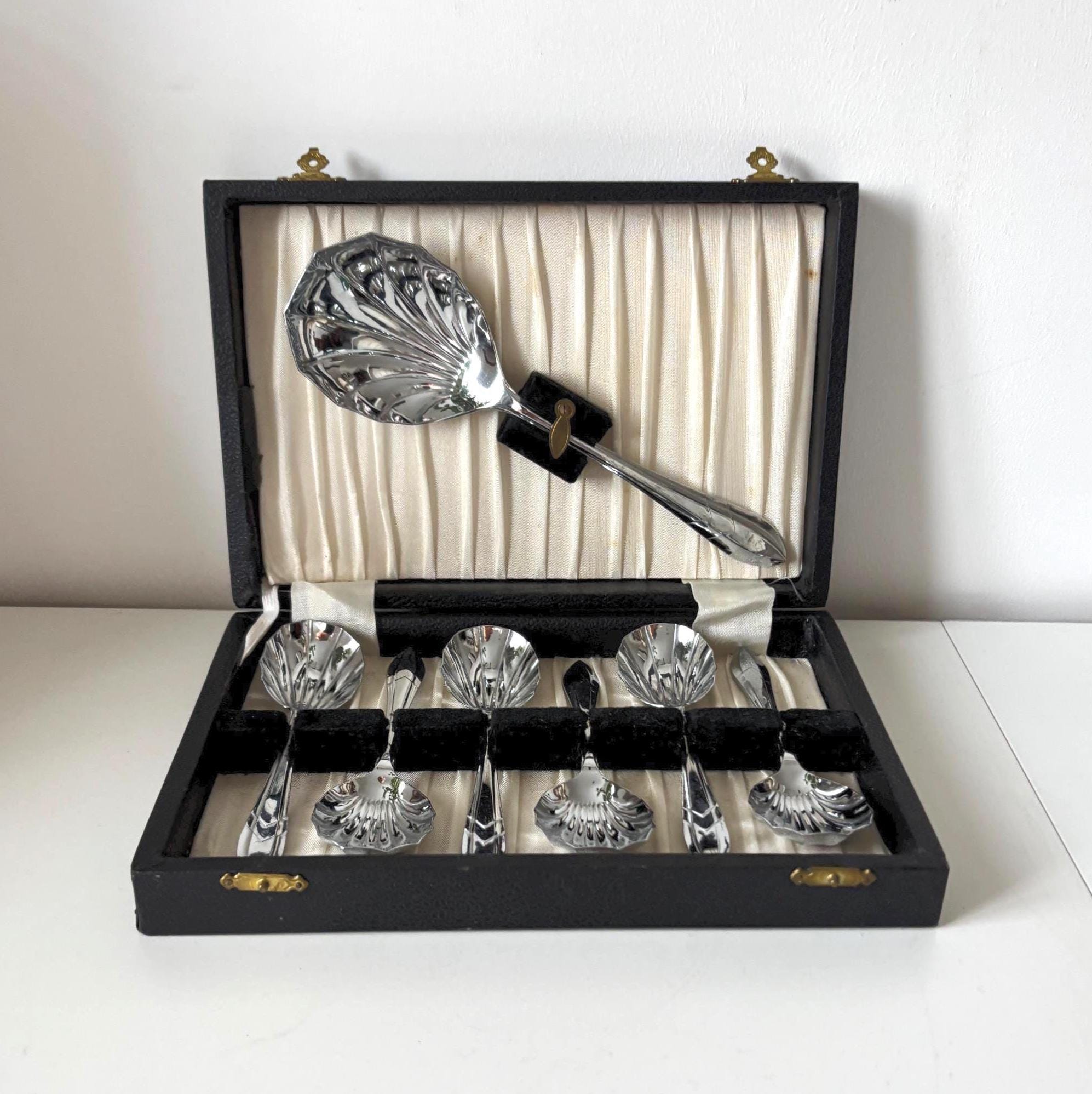Vintage Sheffield Chrome Plated Nickel Silver Shell Spoon Set Boxed Art Deco Serving Spoons