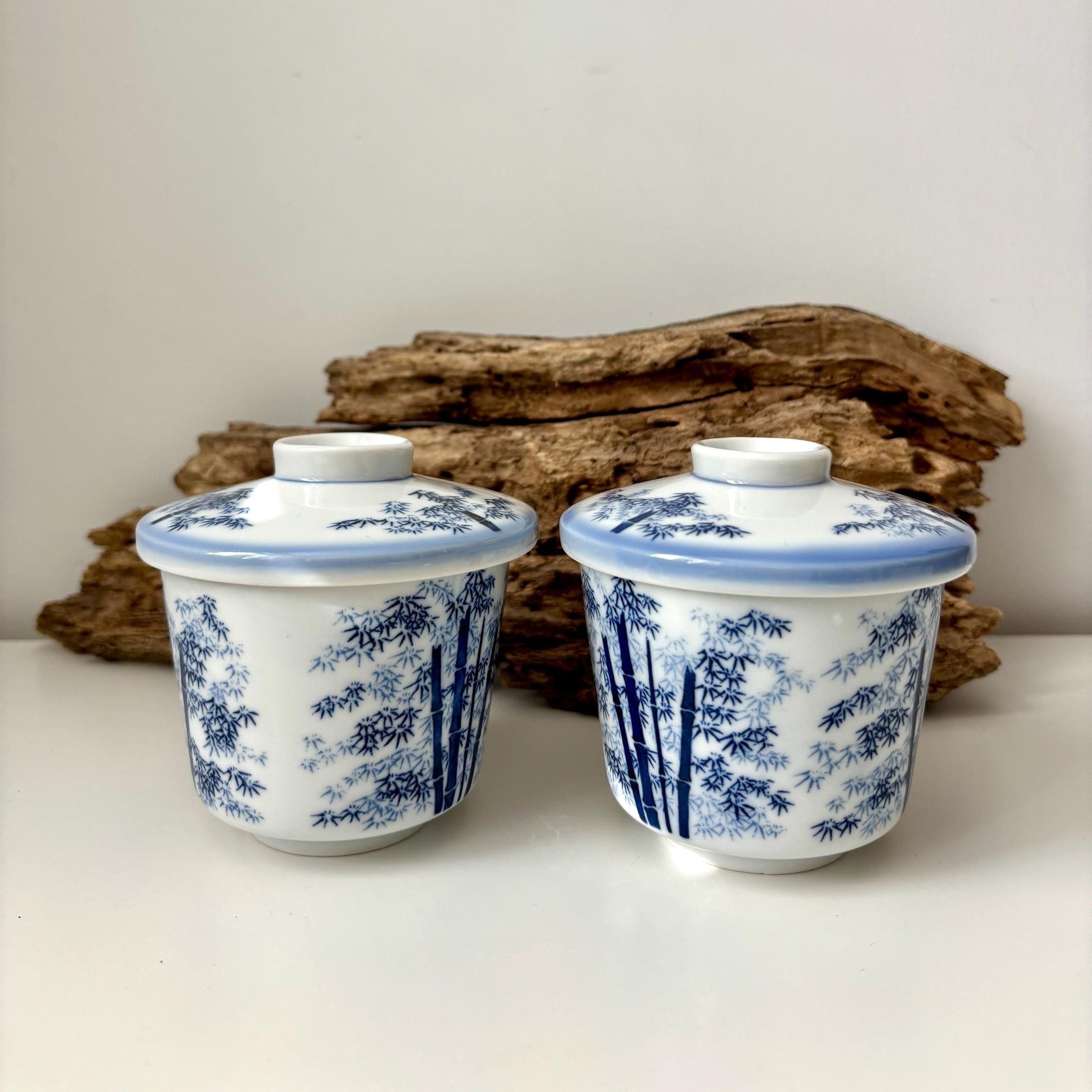 Blue & White Porcelain Tea Cups with Lids: Traditional Gaiwan Style