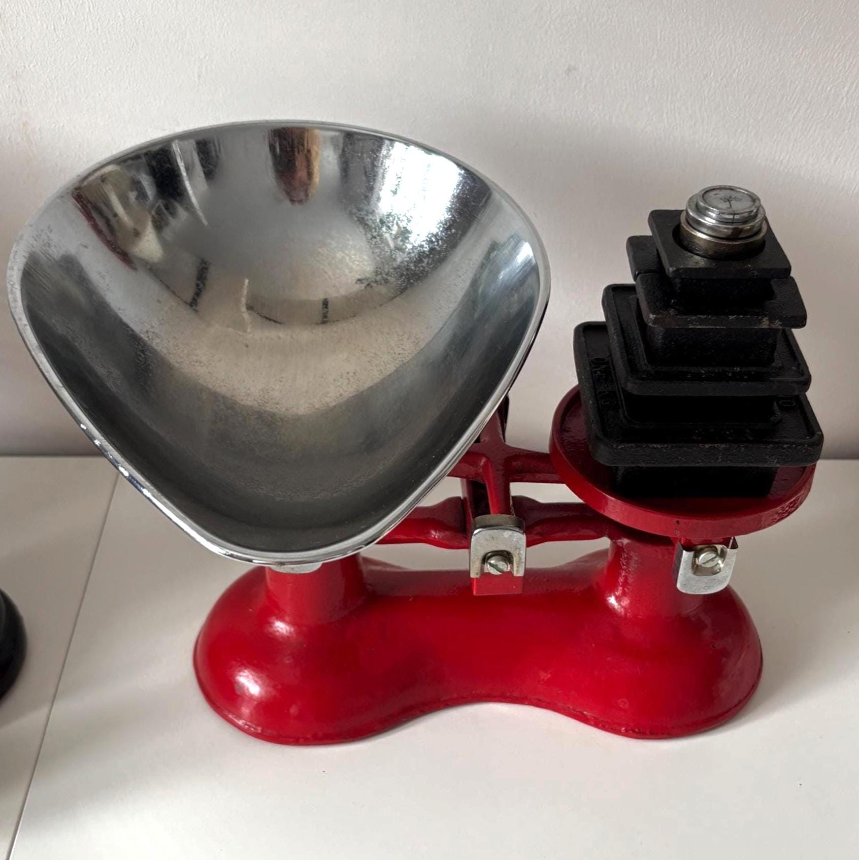 Vintage Victor Kitchen Scales Red Cast Iron Grocers Scale With Original Weight Set