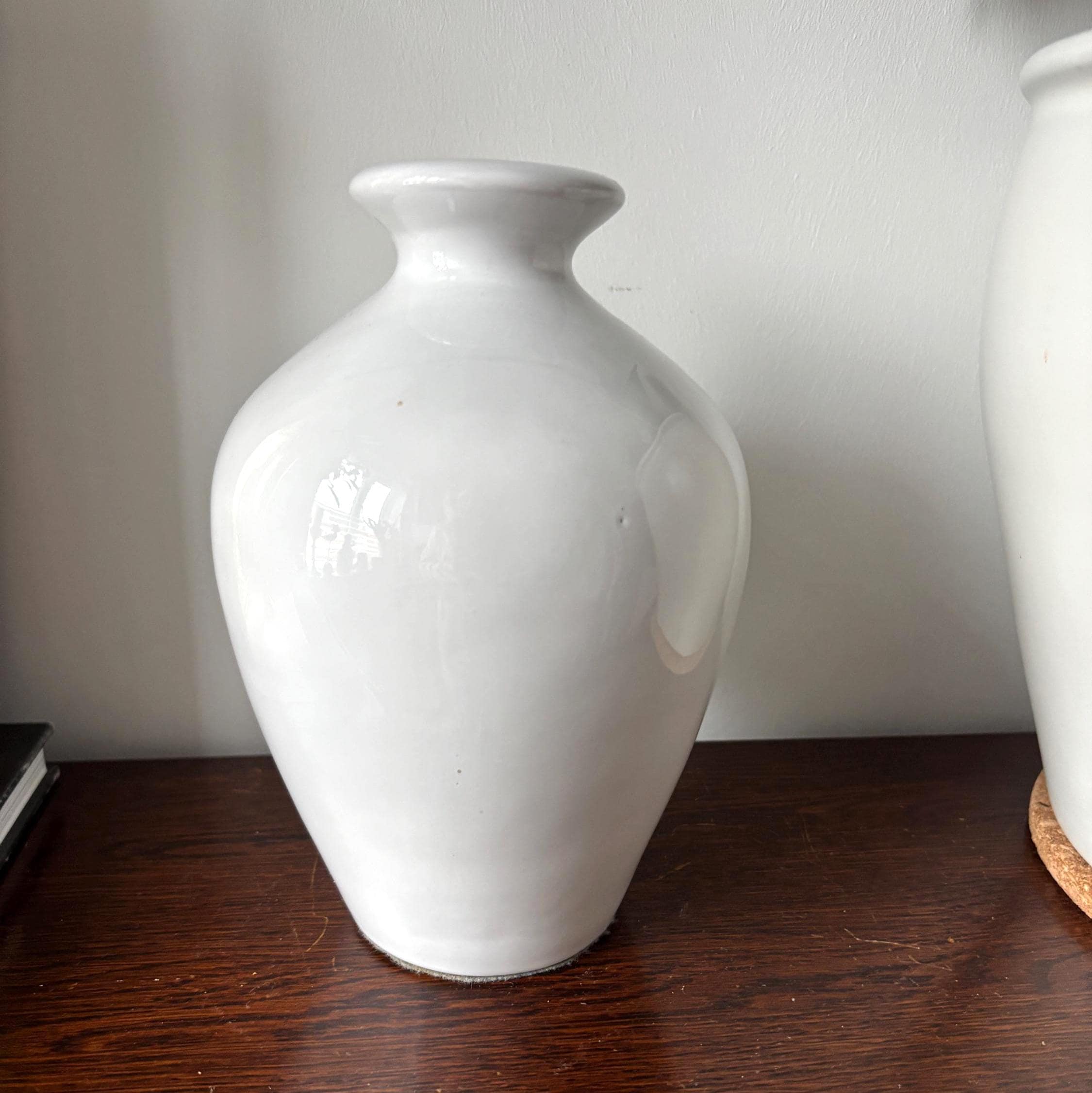 Vintage Shelf Concept White Stoneware Salt Pig Open-Front Kitchen Counter Salt Cellar