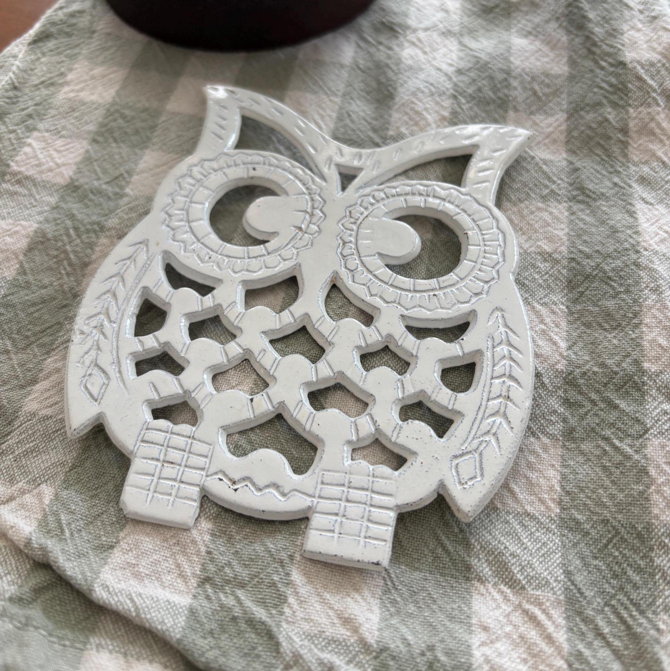 White Owl Cast Iron Trivet Pot Stand, Shabby Chic Farmhouse Table Protector