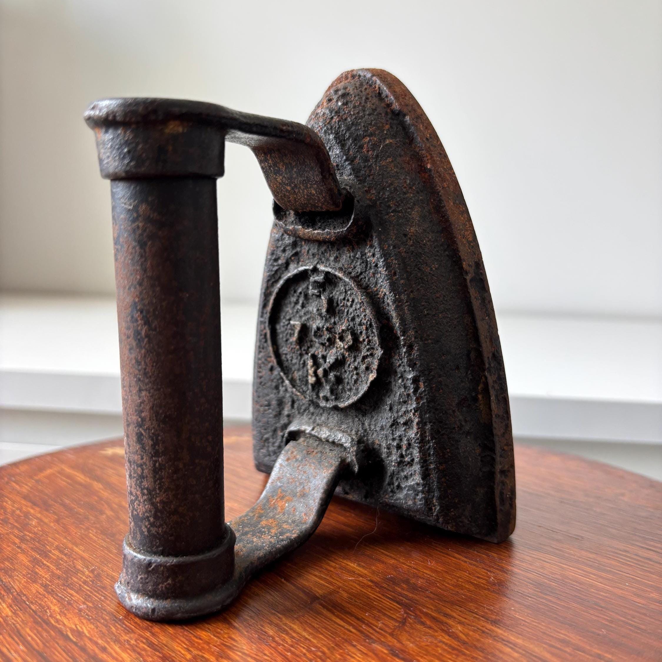 Victorian Kenrick No 5 Cast Iron Sad Iron Primitive Rustic Farmhouse Decor