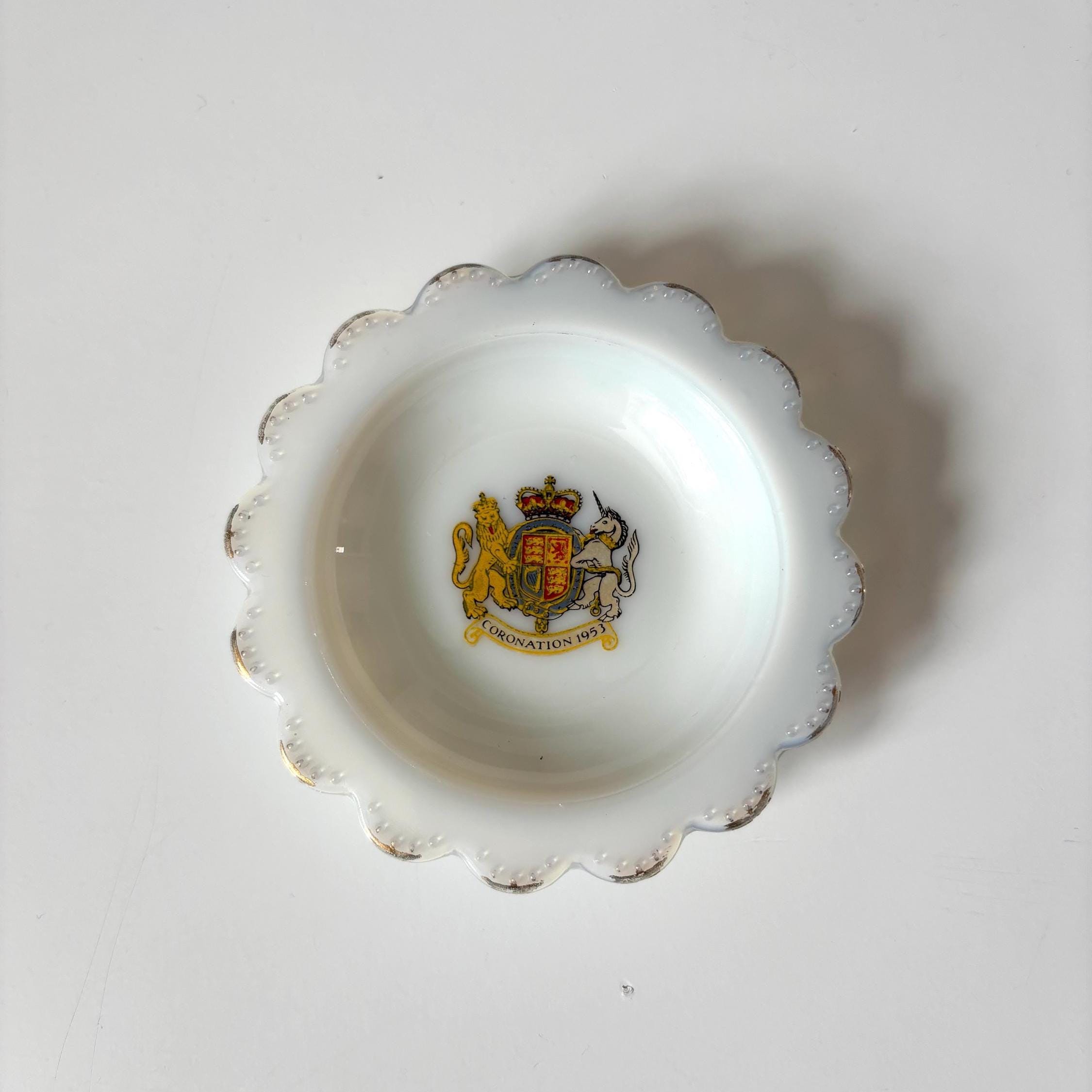Vintage Milk Glass Pin Dish/Ashtray | Queen Elizabeth || Coronation 1953