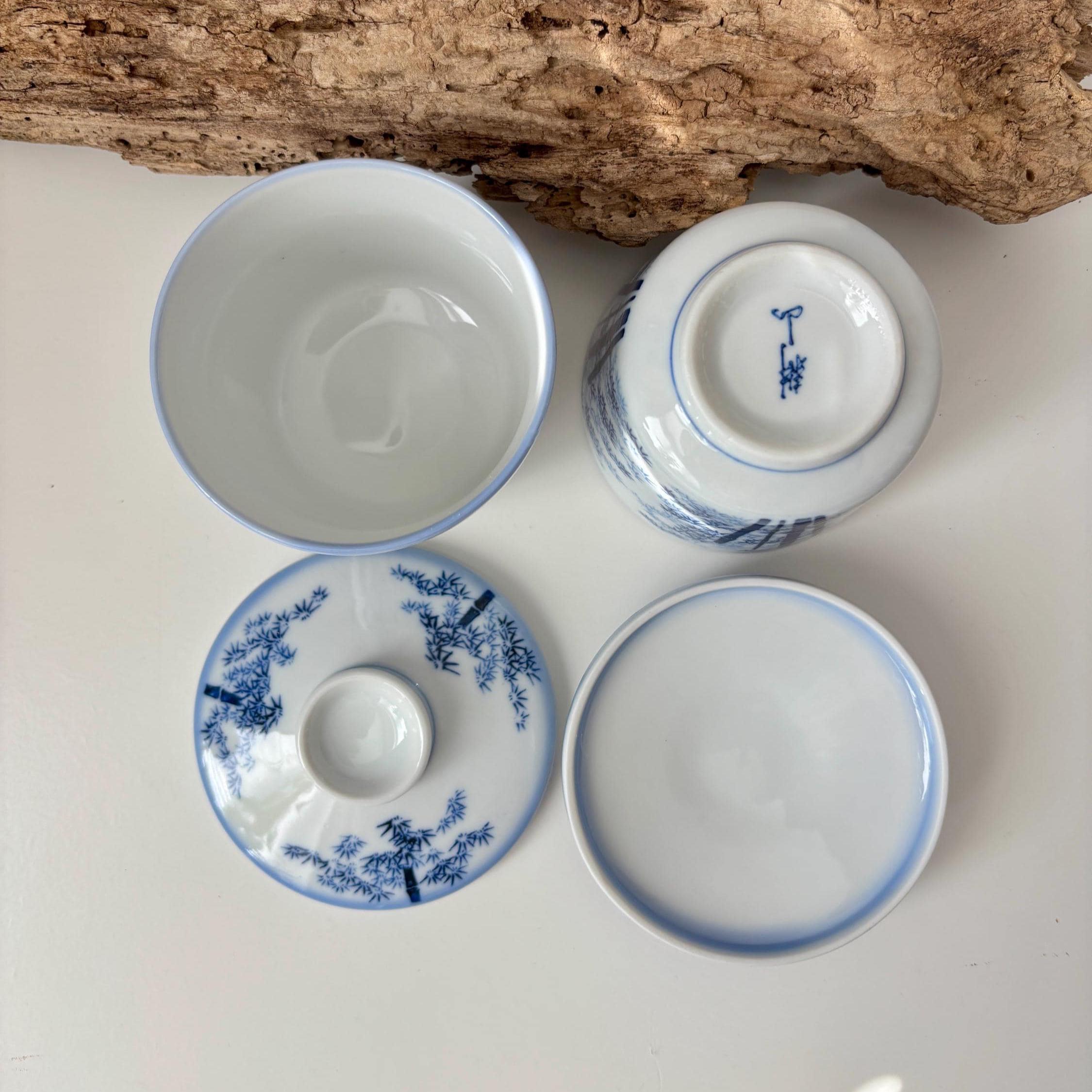 Blue & White Porcelain Tea Cups with Lids: Traditional Gaiwan Style