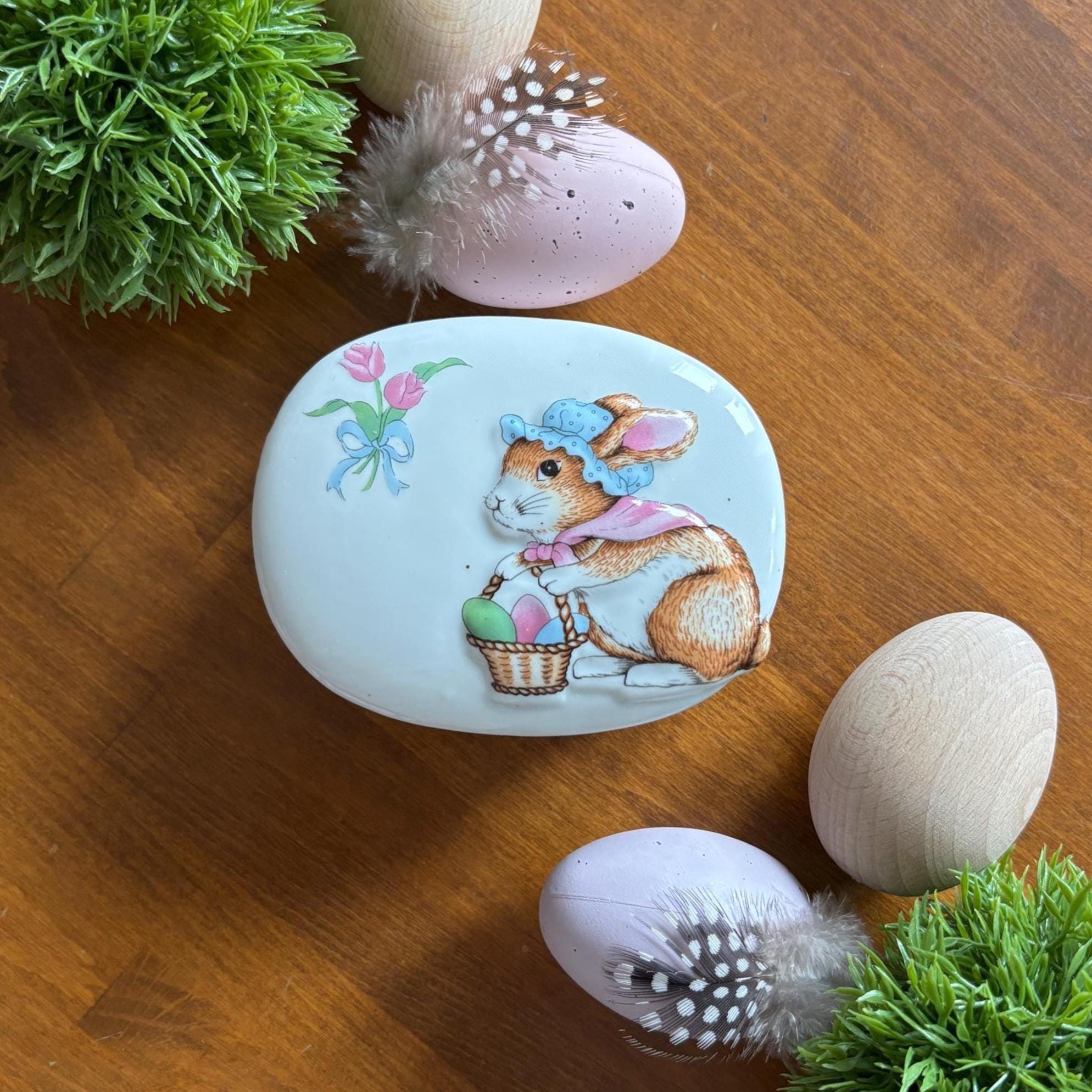 Vintage Bunny Trinket Box Easter Rabbit Ceramic Jewellery Box Seasonal Gift Spring Decor
