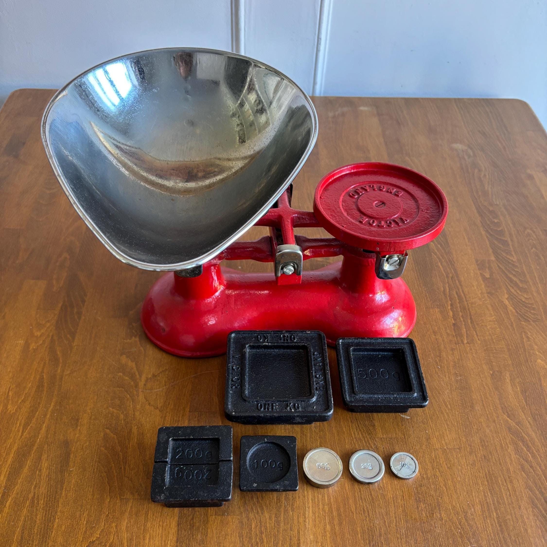 Vintage Victor Kitchen Scales Red Cast Iron Grocers Scale With Original Weight Set