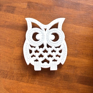 White Owl Cast Iron Trivet Pot Stand, Shabby Chic Farmhouse Table Protector